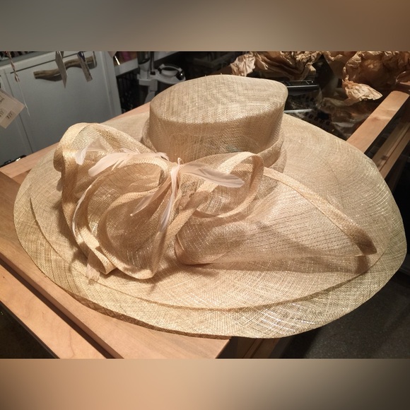 Derby tan with silver hints sun hat in sinamay